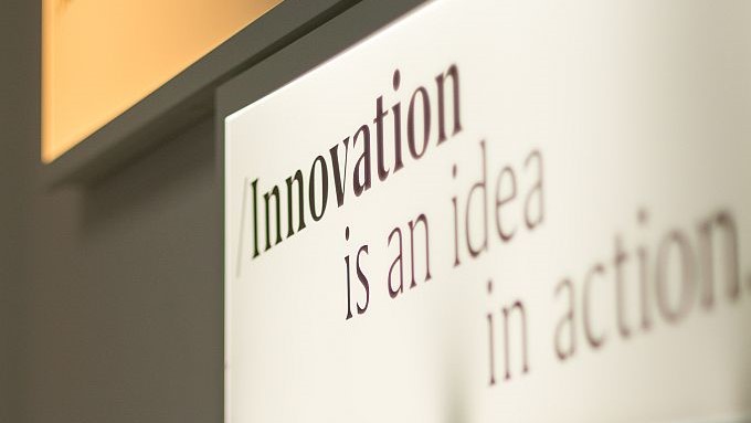 Schild: Innovation is an idea in action