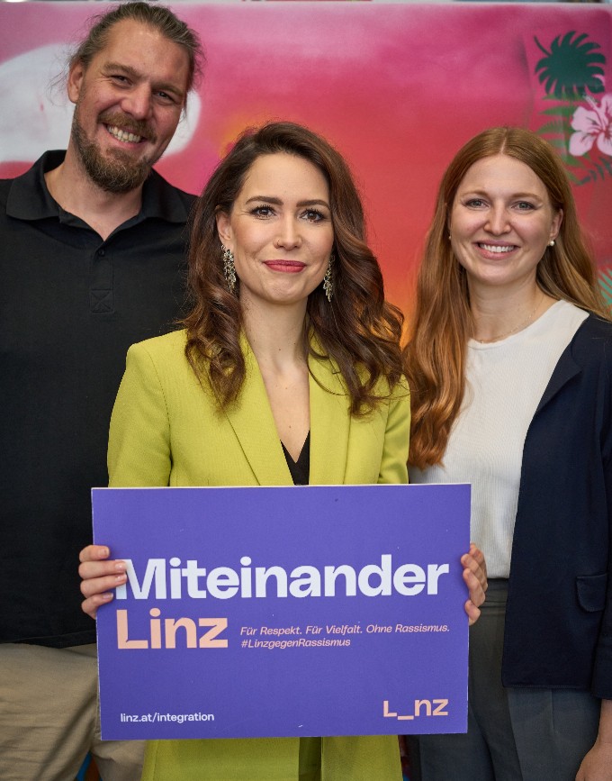 Teamfoto Integrationsbüro: von links: Jakob Köglberger, Jasmin Baumgartinger und Daniela Wolf