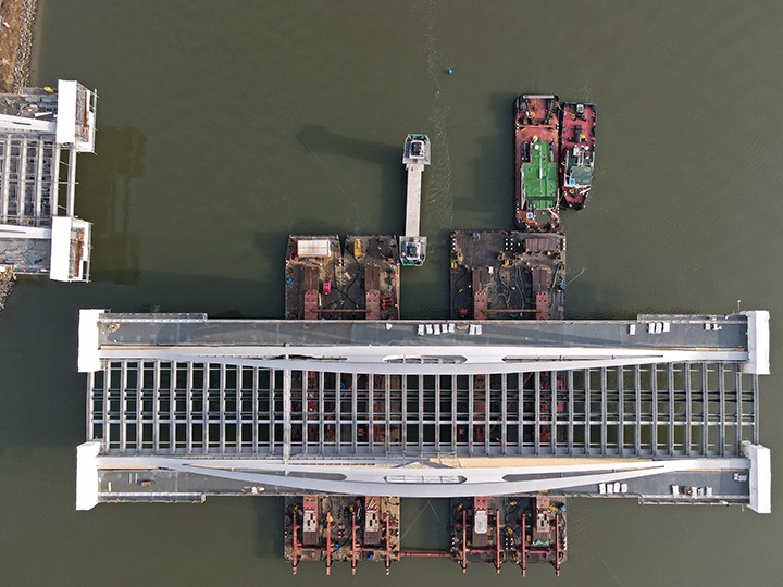 Stadt Linz / Hartl Das Einschwimmen aus der Drohnenperspektive.