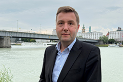 Schwimmen in der Donau kann gefährlich sein, warnt Sicherheitsstadtrat Dr. Michael Raml.
