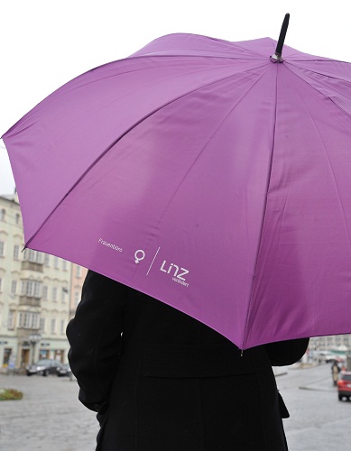 Frauenbüro-Regenschirm